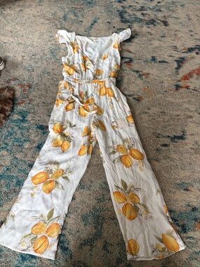 Sleeveless White Jumpsuit with Yellow Lemon Print